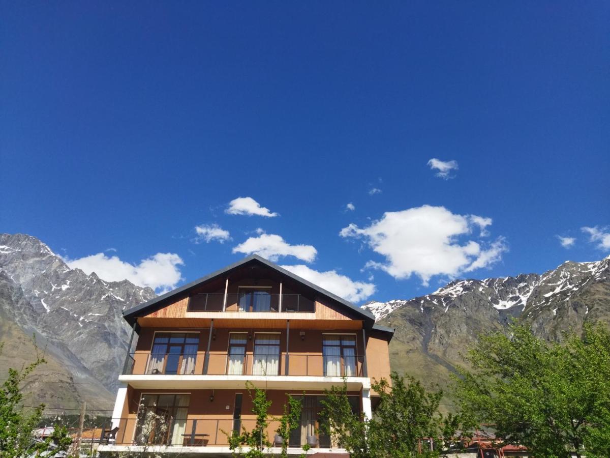 Discover Kazbegi Hotel Exterior photo