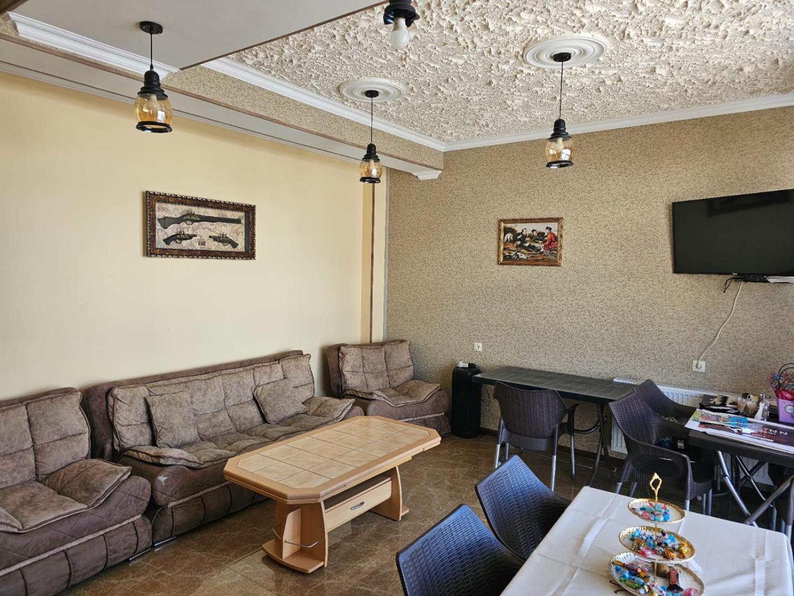Discover Kazbegi Hotel Exterior photo